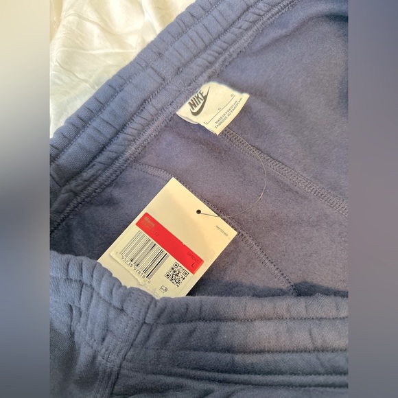 Men’s Nike Club Fleece Pants — Standard Fit Taper Leg - Picture 2 of 3